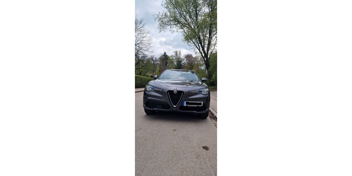 Alfa Romeo Stelvio 134.000 km 18.500 &euro; München 81375