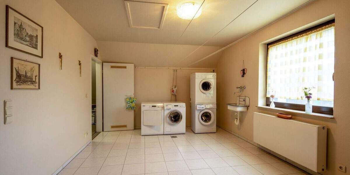 Einfamilienhaus Schmallenberg - 6 Zimmer, 208 m&sup2;, 425.000&euro; | Angebot:25800584