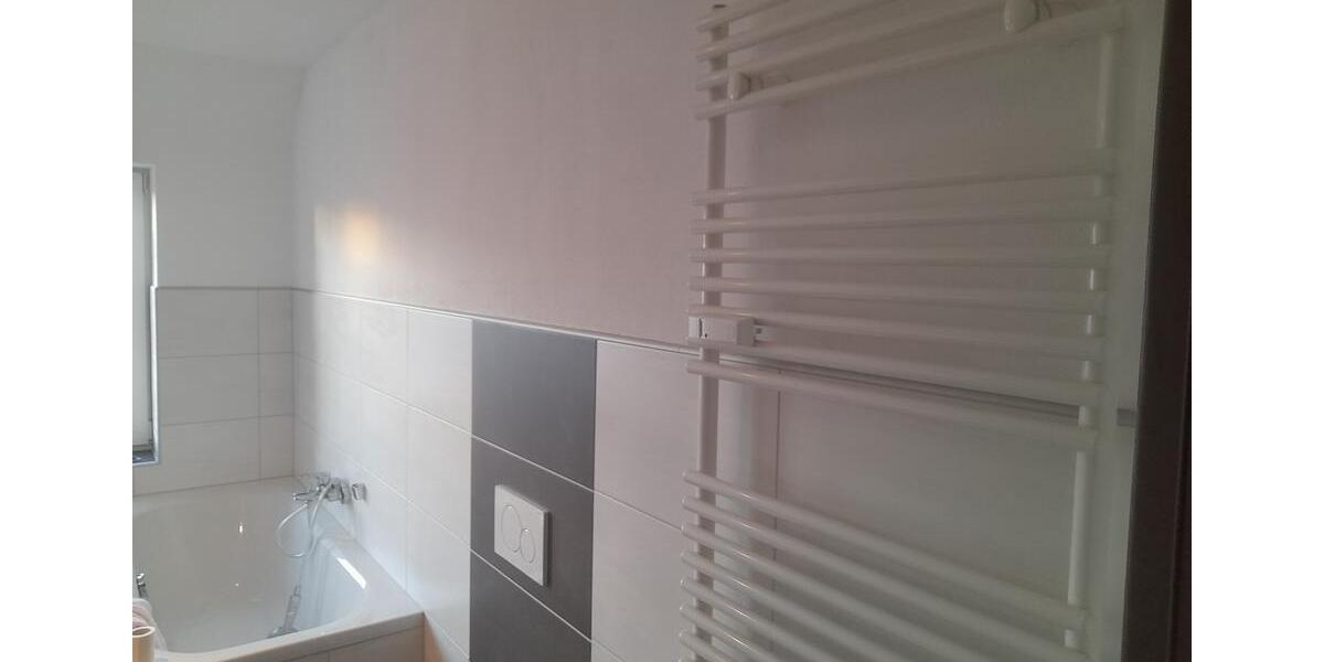 Sanierte 3-Zimmer-Wohnung (100 m²) in zentraler Lage zu vermieten zimmer