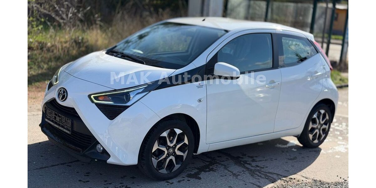 Toyota Aygo (X) 70.000 km 7.999 &euro; Mechernich 53894