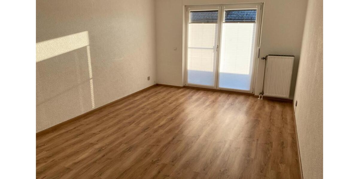 Reihenhaus Neutraubling - 6 Zimmer, 164 m&sup2;, 630.000&euro; | Angebot:24730082