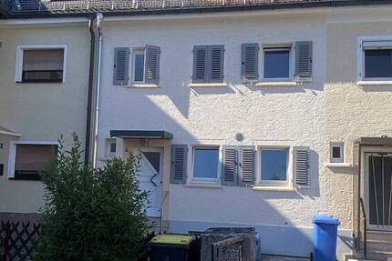 Haus Nürnberg Röthenbach b Schweinau - 3 Zimmer, 100 m&sup2;, 1.250&euro; | Angebot:26797319