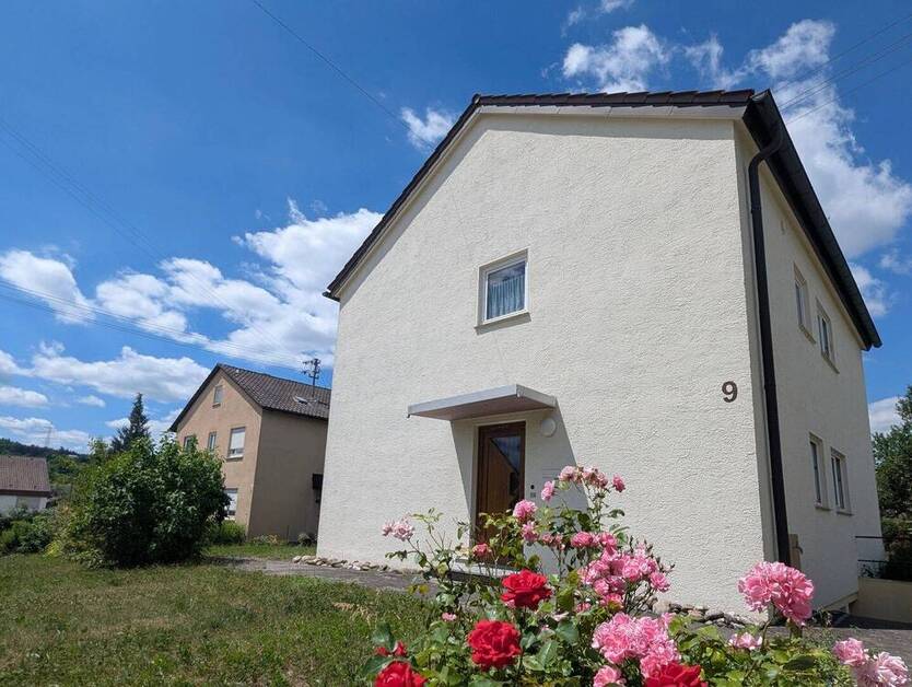 Gepflegtes Ein- bis Zweifamilienhaus mit Pelletheizung, großem Garten und Ausbaumöglichkeiten 9 zimmer