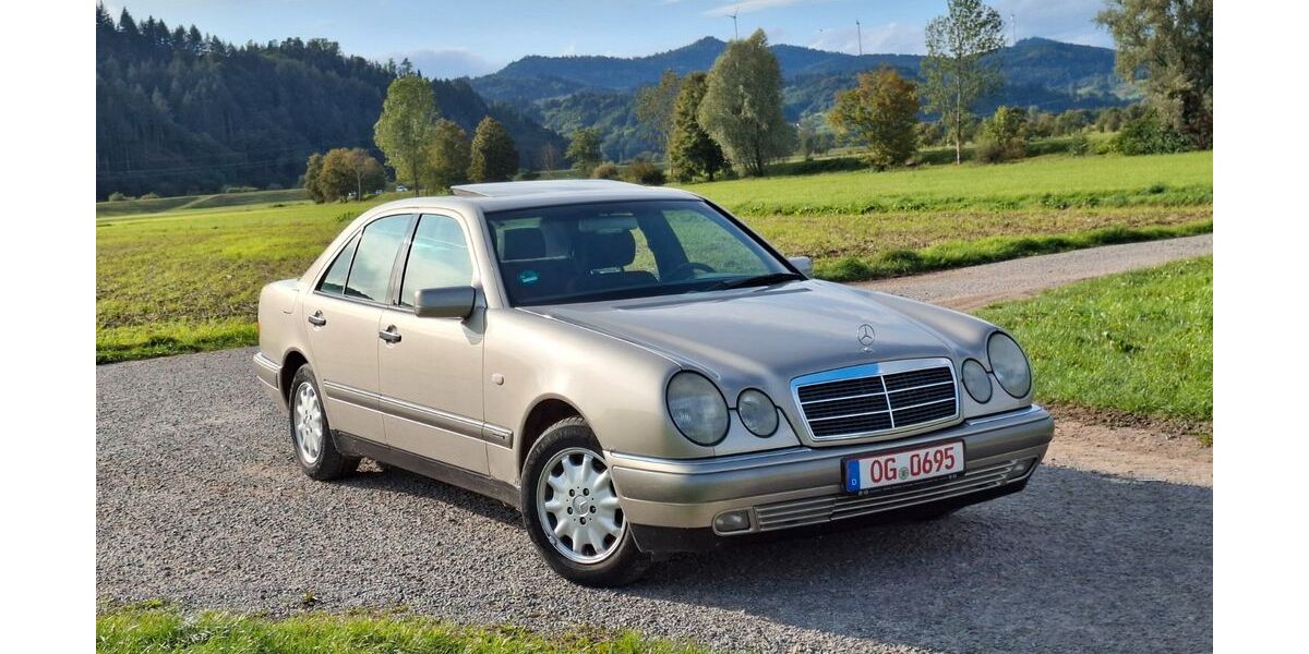 Mercedes-Benz E 230 170.000 km 1.300 &euro; Zell a.H. 77736