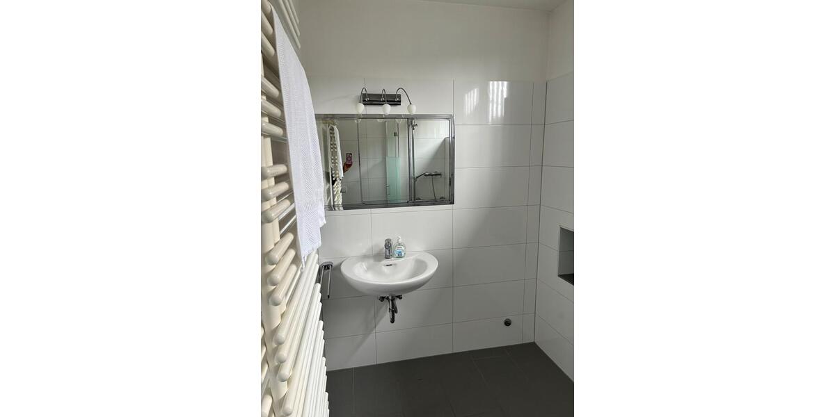 Einfamilienhaus Gummersbach - 8 Zimmer, 220 m&sup2;, 1.900&euro; | Angebot:26340217