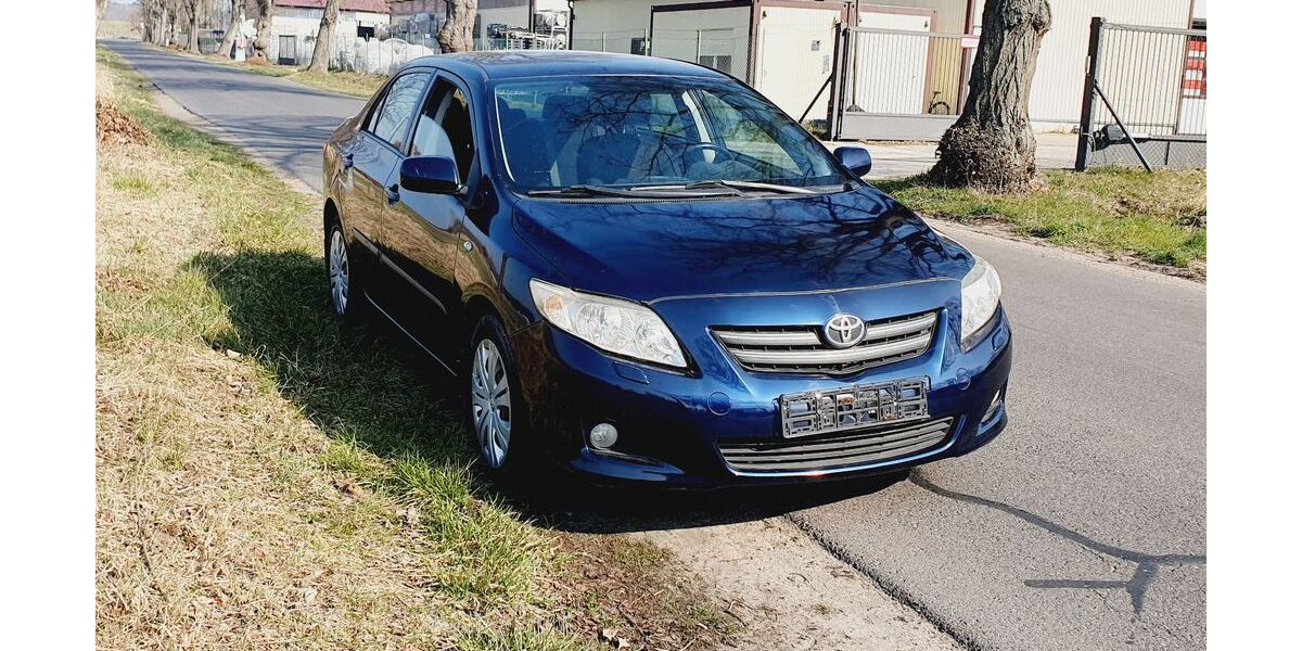 Toyota Corolla 175.688 km 2.800 &euro; Berlin 13629