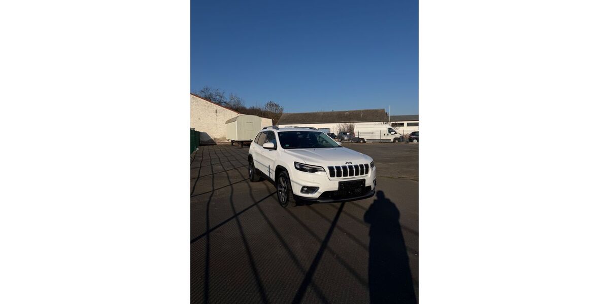Jeep Cherokee 125.000 km 13.900 &euro; Luckau 15926