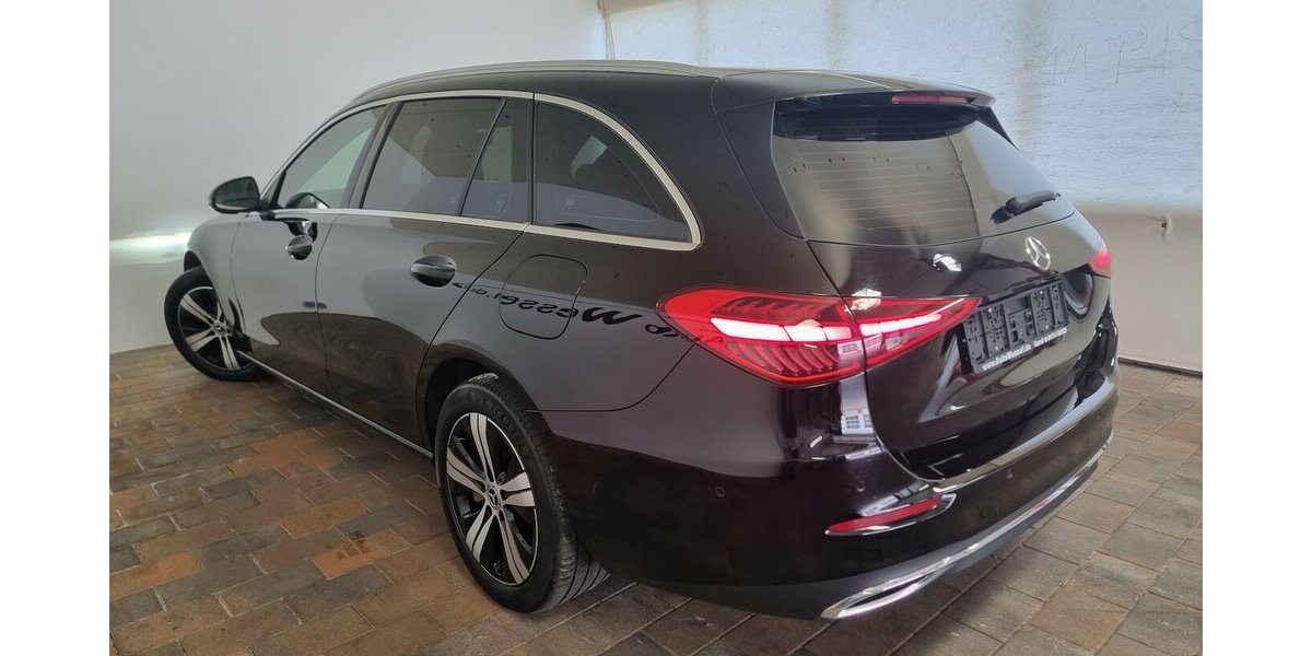 Mercedes-Benz C 300 T e Avantgarde LED ACC AHK Navi Kamera 73.700 km 33.300 &euro; Garrel 49681