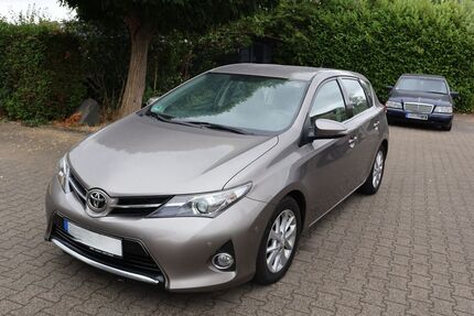 Toyota Auris 225.000 km 4.999 &euro; Düsseldorf 40489
