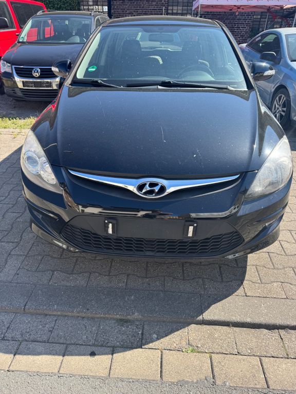 i30