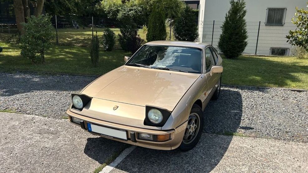 924