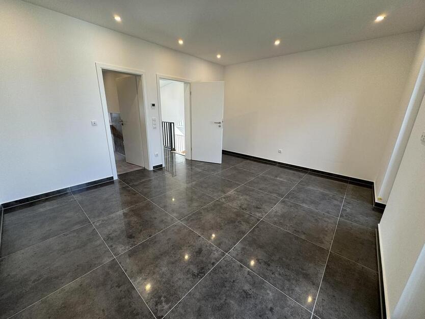 Offenbach Bieber Neubau RHM 5xZimmer 3xBäder+Gäste WC