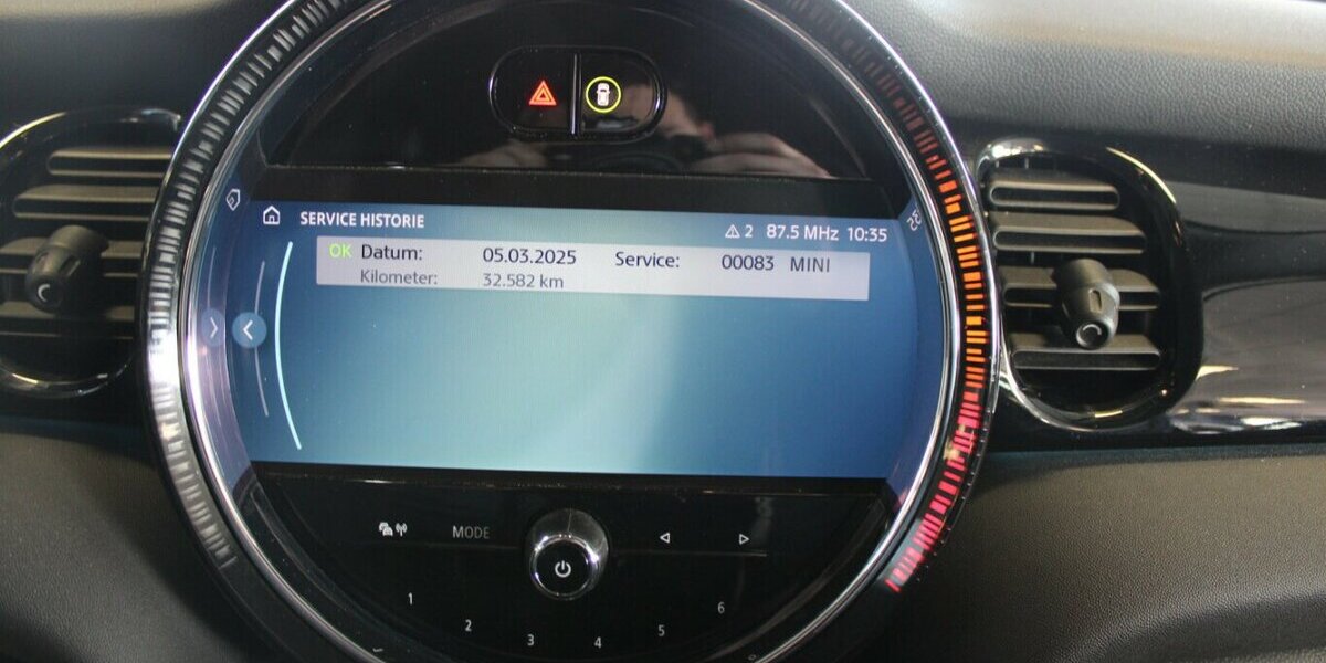 Mini Cooper SE Classic Trim 39.998 km 16.480 &euro; Euskirchen 53881