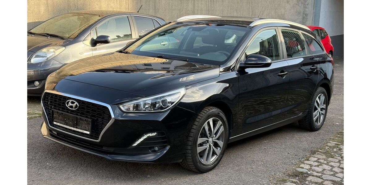 Hyundai i30 55.000 km 14.900 &euro; Saarbrücken - Burbach 66115