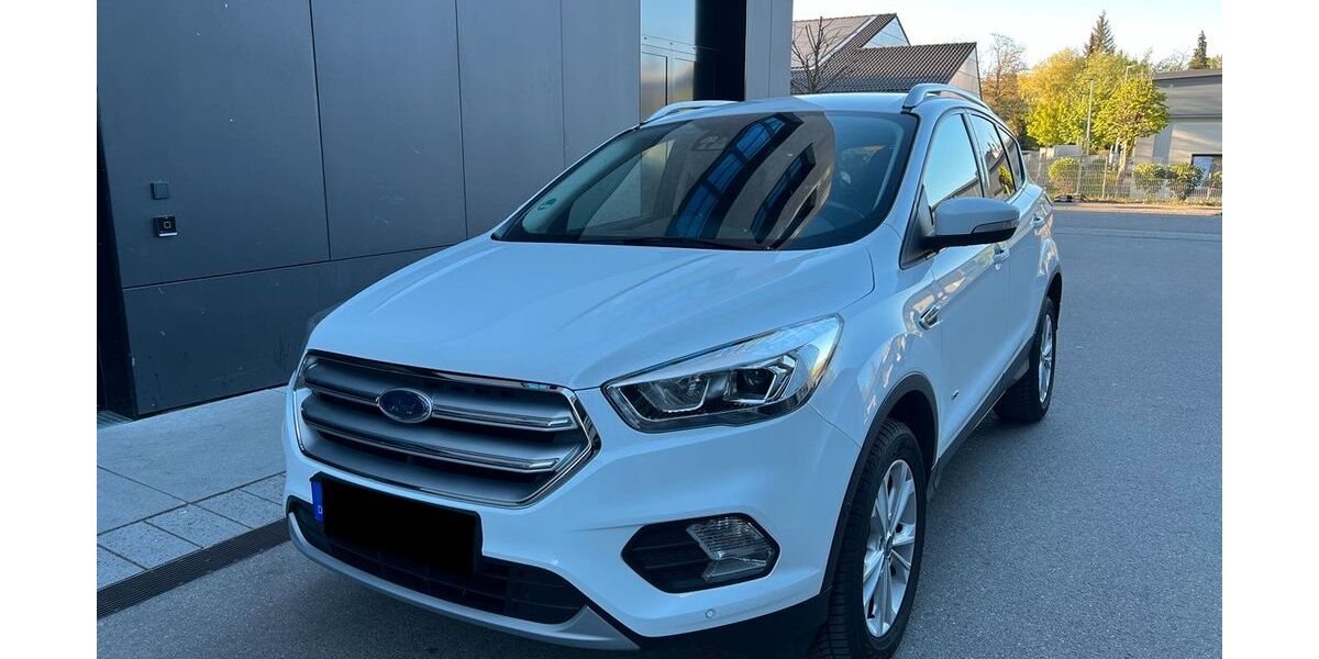 Ford Kuga 90.000 km 14.900 &euro; München 81673