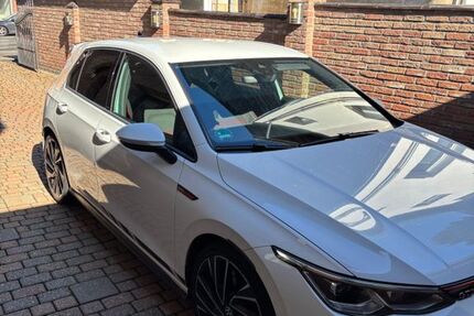 VW Golf 51.381 km 29.700 &euro; Aachen 52080