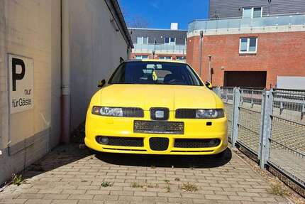 Seat Leon 223.555 km 3.000 &euro; Elmshorn (Seeth-Ekholt) 25337
