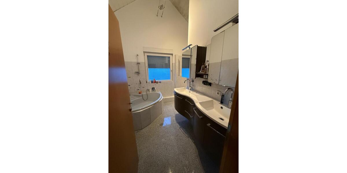 Reihenhaus Bochum Günnigfeld - 8 Zimmer, 225 m&sup2;, 590.000&euro; | Angebot:25793020