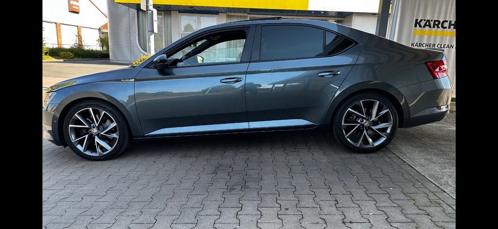 Skoda Superb 91.500 km 25.400 € braunschweig 38100