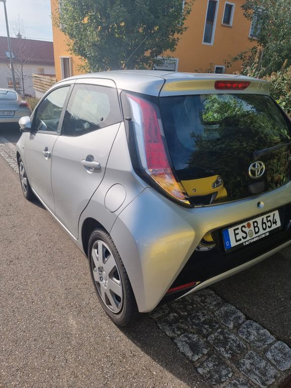 Toyota Aygo (X) 27.000 km 9.100 € Owen 73277
