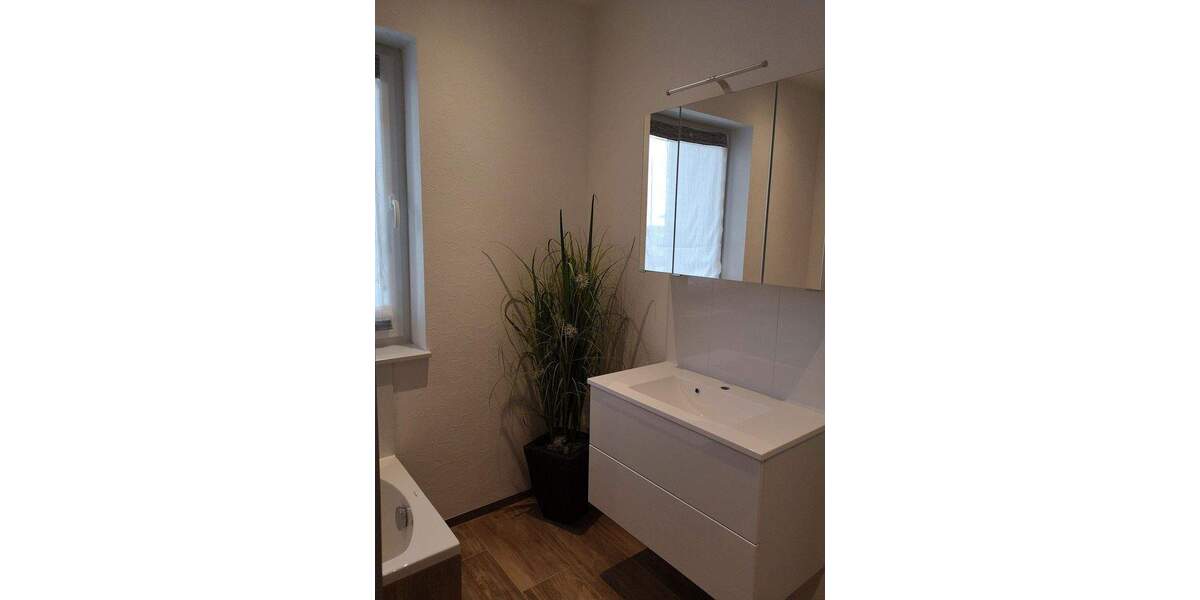 Doppelhaushälfte Langenselbold - 6 Zimmer, 140 m&sup2;, 2.100&euro; | Angebot:24656783