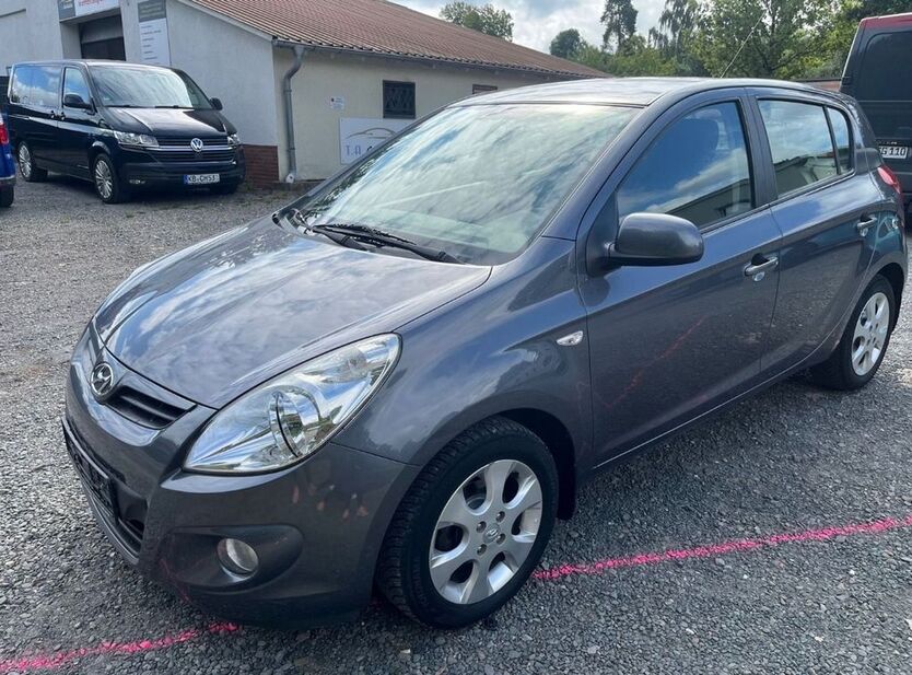 Hyundai i20 121.865 km 3.950 € Frankenberg 35066