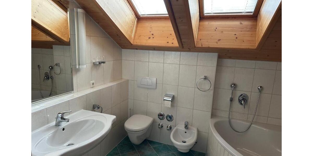 Dachgeschoßwohnung Kochel am See - 3 Zimmer, 120 m&sup2;, 1.620&euro; | Angebot:26152284