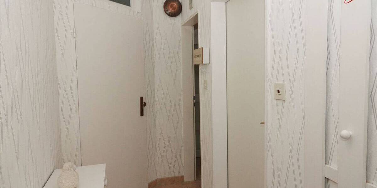 Etagenwohnung Aurich Schirum - 2 Zimmer, 40 m&sup2;, 300&euro; | Angebot:26875030
