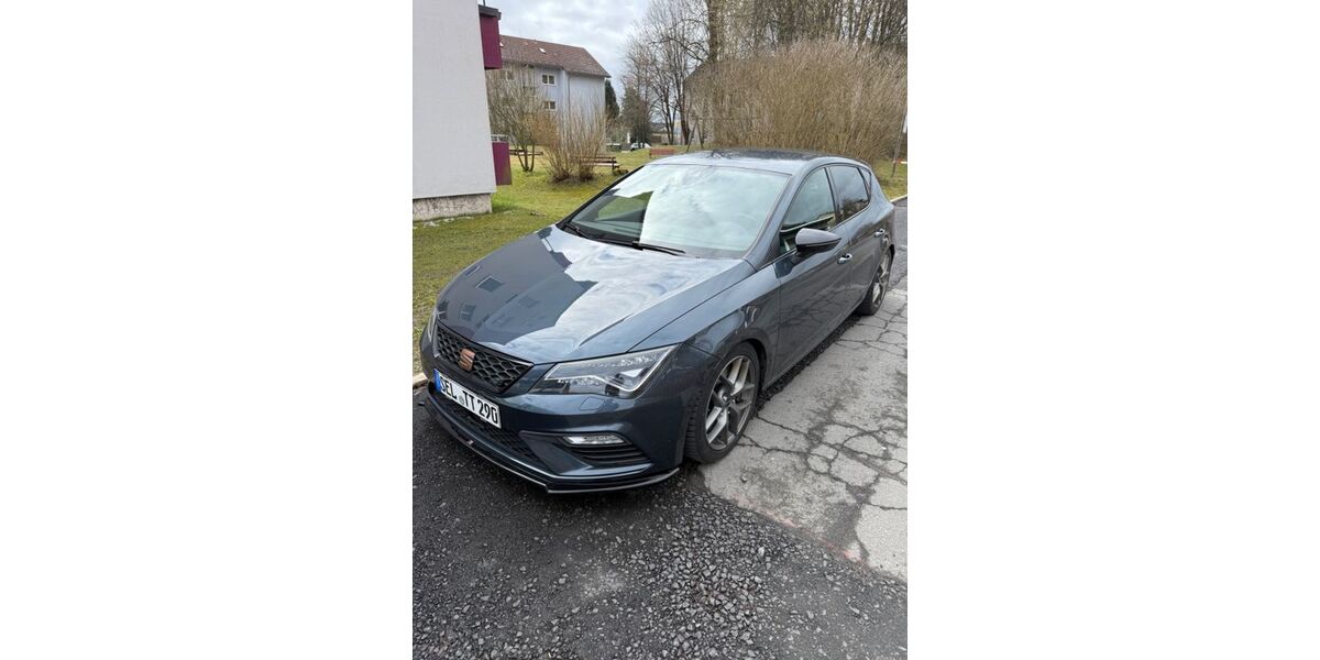 Seat Leon 102.000 km 20.500 &euro; Selb 95100