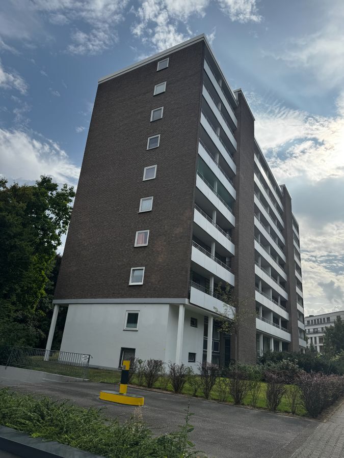 Provisionsfrei* Stilvolle 4-Zimmer Eigentumswohnung mit dem Blick über die Dächer von Düsseldorf-Golzheim