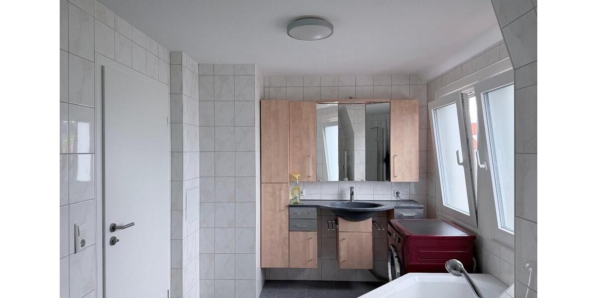 Dachgeschoßwohnung Villingen-Schwenningen Schwenningen - 2 Zimmer, 65 m&sup2;, 800&euro; | Angebot:26535213