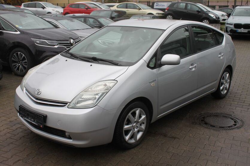 Toyota Prius 170.500 km 5.900 € Berlin 12057