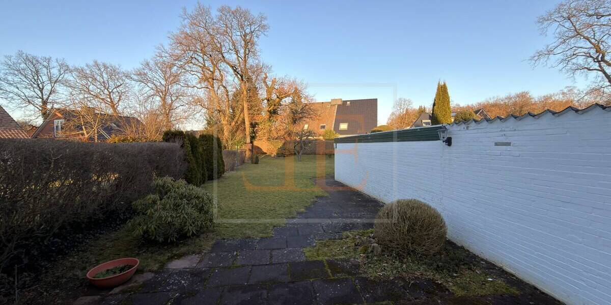 Klassische DHH mit Vollkeller und Garage in ruhiger Sackgassenlage von Ahrensburg - Doppelhaushälfte Ahrensburg | Angebot:26121169