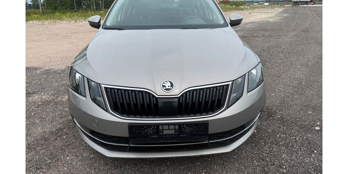 Skoda Octavia 127.500 km 15.500 &euro; Potsdam 14480