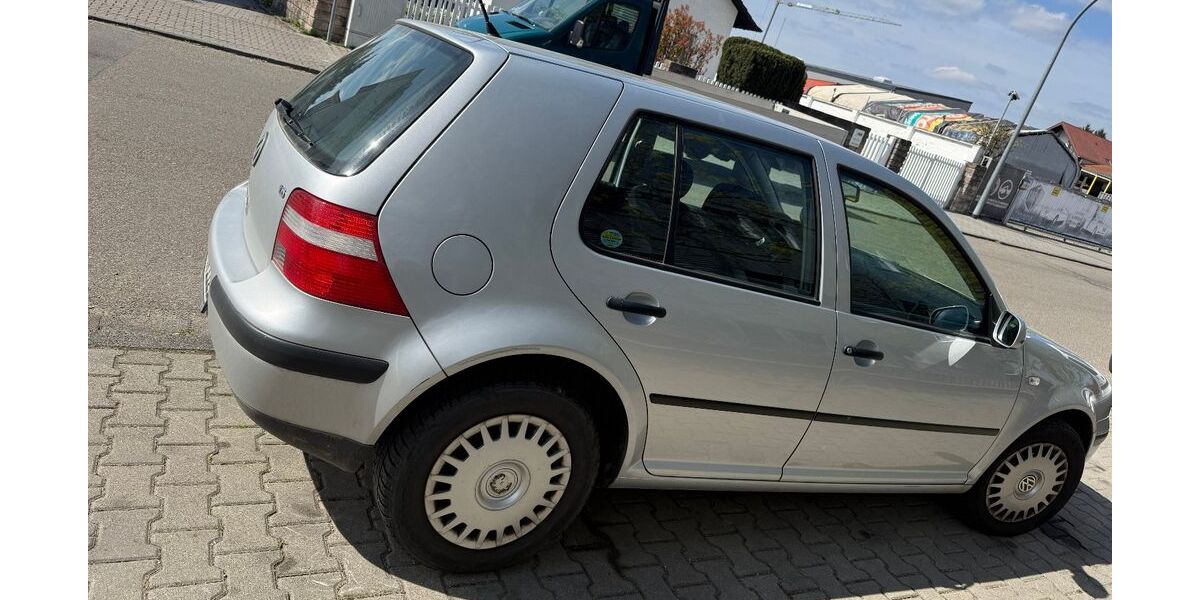 VW Golf 110.000 km 5.200 &euro; Viernheim 68519
