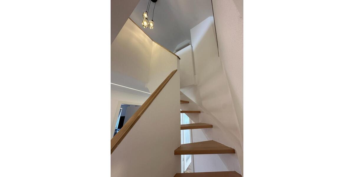 Stilvolle 4,5-Zimmer-Maisonette mit Terrasse ins Grüne zimmer