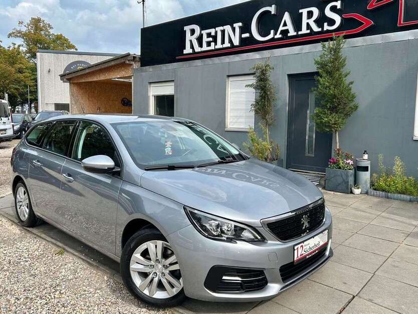 Peugeot 308 99.966 km 8.990 € Berlin 13088