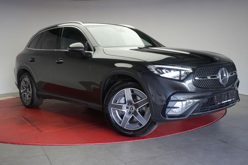 Mercedes-Benz GLC 300 7.000 km 60.490 € Braunschweig 38110