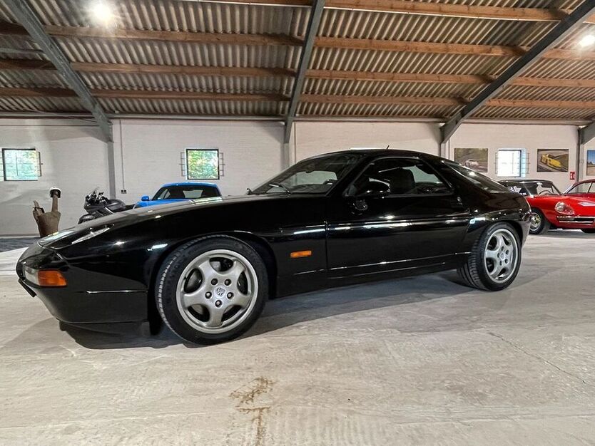 928