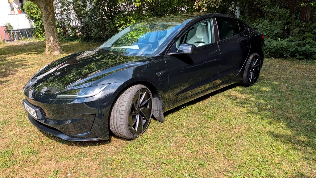 Tesla Model 3 14.158 km 50.600 &euro; Frankfurt am Main 60322