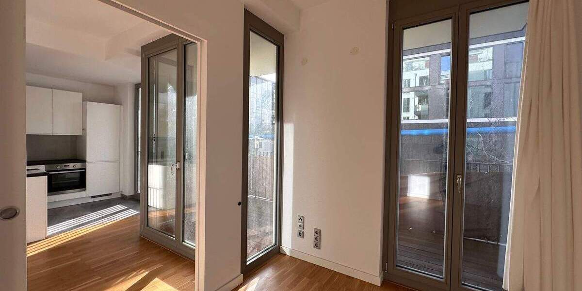 Moderne 2-Zimmer-Wohnung mit Balkon direkt an der Spree – Concierge & Toplage Charlottenburg 2 zimmer