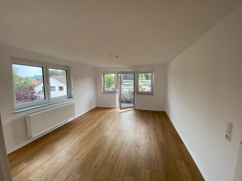 Schöne 3-Zimmer-Wohnung mit Balkon und Einbauküche in Selb (Plöss