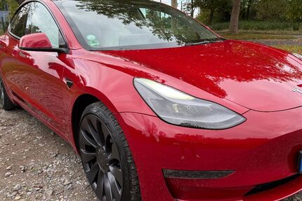 Tesla Model 3 49.300 km 31.800 € Düsseldorf 40223