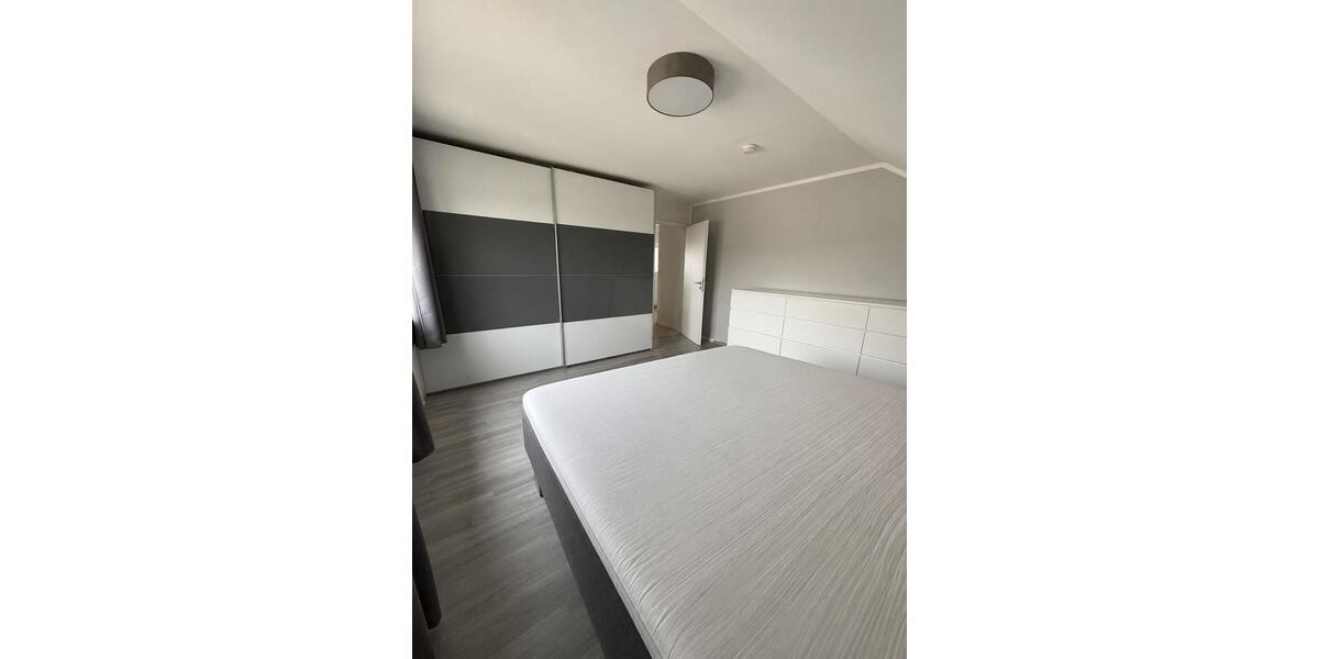 Dachgeschoßwohnung Öhringen - 3 Zimmer, 77 m&sup2;, 269.000&euro; | Angebot:26837812