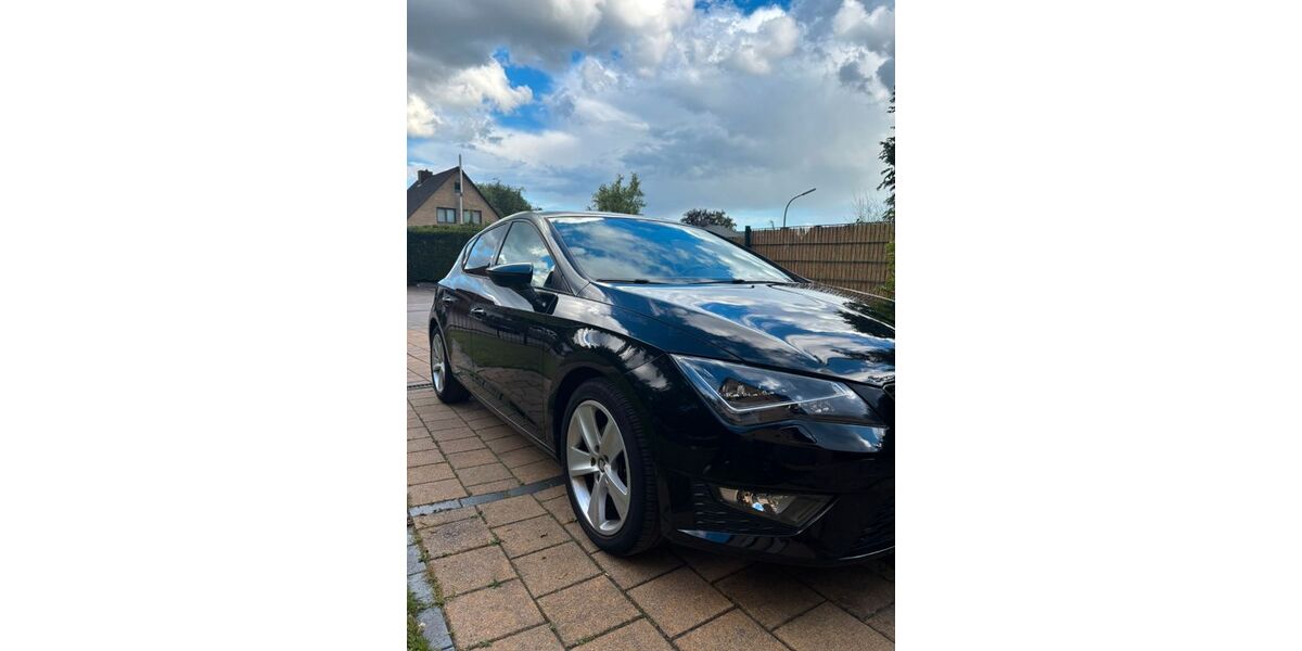 Seat Leon 74.100 km 12.280 &euro; Hamburg 20537