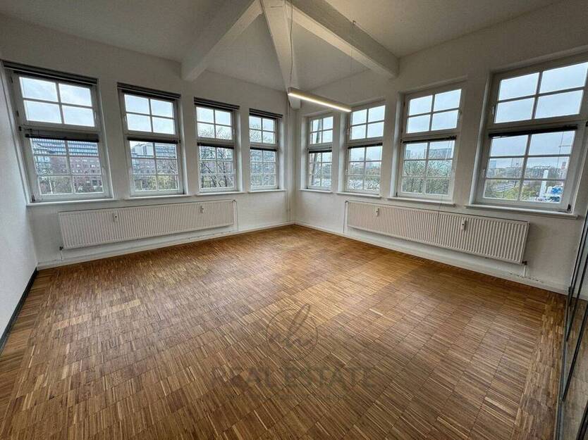 PROVISIONSFREI: Start-Up Büro mit 42 m² in alter Schokoladenfabrik mit getrennten WC´s