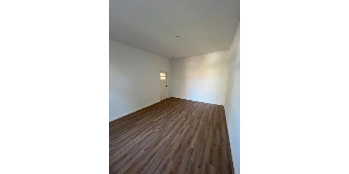 Erdgeschoßwohnung Güstrow - 4 Zimmer, 112 m&sup2;, 1.000&euro; | Angebot:26406513