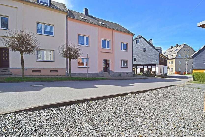 Haus zum Kaufen in Zwönitz 99.550 € 240 m²