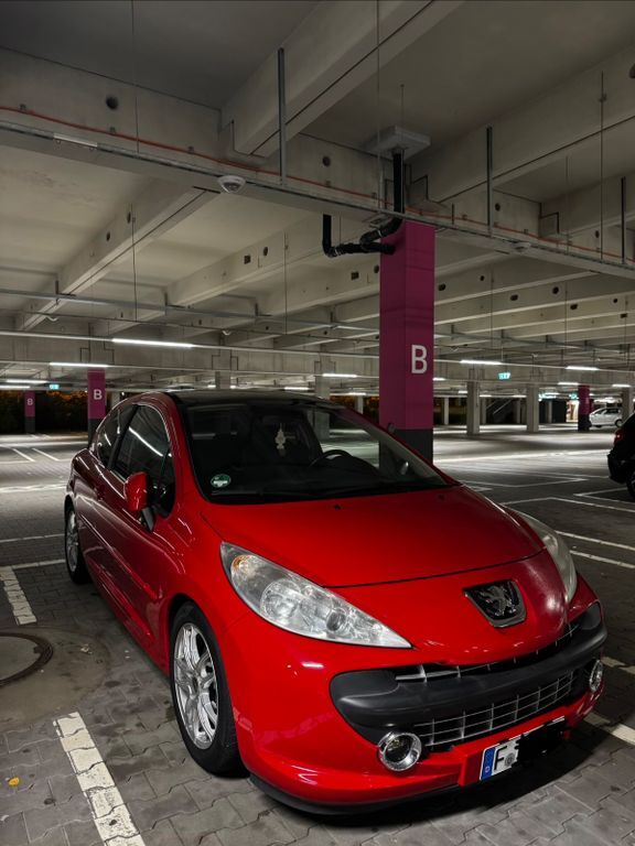 Peugeot 207 114.000 km 3.300 € Frankfurt am Main 60386