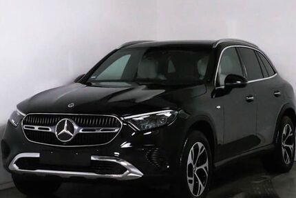 Mercedes-Benz GLC 300 23.345 km 68.850 € Frankfurt/Main 60386